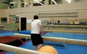 Balance Ball Balance Beam - Fun - VIDEOTIME.COM