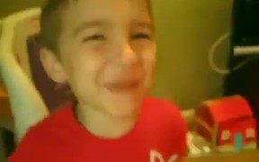 Little Boy Cinnamon Challenge - Kids - VIDEOTIME.COM