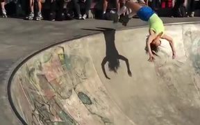 What An Awesome Rollerskater - Sports - VIDEOTIME.COM