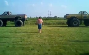 Monster Truck Tug Of War - Fun - VIDEOTIME.COM