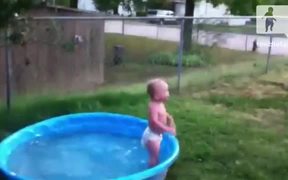 Baby Pool Fall - Kids - VIDEOTIME.COM