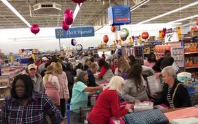 Black Friday Madness Walmart Louisiana 2018 - Fun - VIDEOTIME.COM