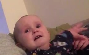 Baby Does Not Want A Bath - Kids - VIDEOTIME.COM