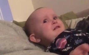 Baby Does Not Want A Bath - Kids - VIDEOTIME.COM