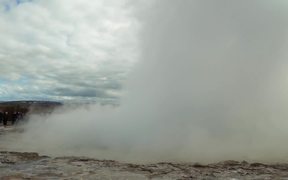Geyser Erupting - Fun - VIDEOTIME.COM