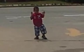 Good Street Dancer - Kids - VIDEOTIME.COM