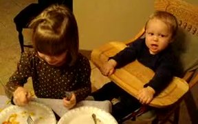 Baby Laughs - Kids - VIDEOTIME.COM