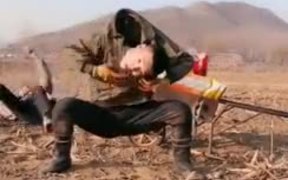 Chinese Guy's Robot Dance - Fun - VIDEOTIME.COM