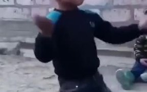 The Kid Has Got Some Serious Moves - Kids - VIDEOTIME.COM