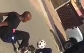 Mad Soccer Skills On Display - Sports - VIDEOTIME.COM