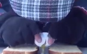 How To Make An Egg Statue - Fun - VIDEOTIME.COM