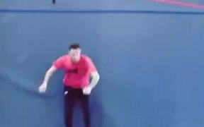 Guy Lightning Fast On Roller Blades - Sports - VIDEOTIME.COM
