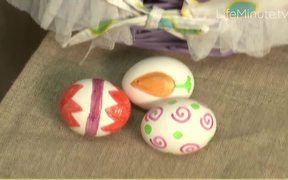 3 Dye-Free Ways to Decorate Easter Eggs
