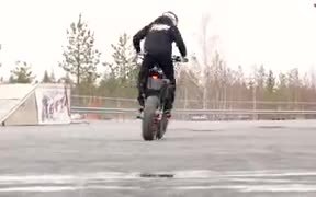 All That You Can Do With Bike Other Than Riding - Sports - VIDEOTIME.COM