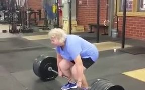 An Old Woman Lifts A 220 Lb Weight - Fun - VIDEOTIME.COM