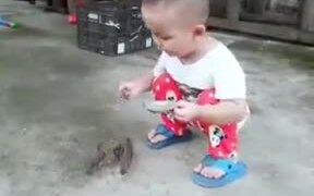 Tiny Kid Feeding The Tiny Birds - Kids - VIDEOTIME.COM