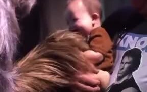 Baby Absolutely Loves Chewbacca - Kids - VIDEOTIME.COM