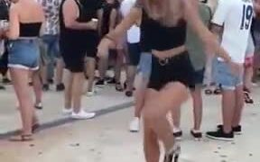 Girl Shows Off Some Amazing Dance Moves