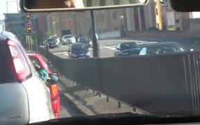 How To Kill Time During Traffic - Fun - VIDEOTIME.COM
