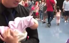 Amazing Puppeteer And His Baby Puppet - Fun - VIDEOTIME.COM