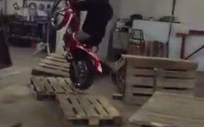 Absolutely Amazing Trials Bike Rider! - Fun - VIDEOTIME.COM