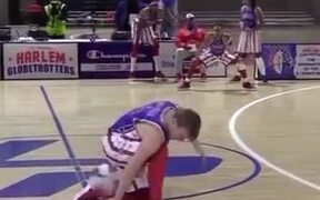 Basketball Player Knows Some Amazing Tricks!