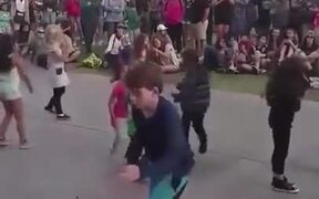 Kid With Pro Dancing Moves At A Kid's Dance Party! - Kids - VIDEOTIME.COM