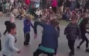 Kid With Pro Dancing Moves At A Kid's Dance Party! - Kids - VIDEOTIME.COM