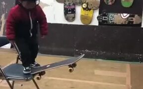 This Little Kid Will Grow To Be Stunts Guy! - Kids - VIDEOTIME.COM