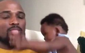 When Fathers Are Alone With Their Babies - Fun - VIDEOTIME.COM