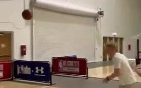 That's Some Next-Level Basketball Playing! - Sports - VIDEOTIME.COM