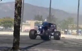 Monster Truck Doing Sick Power Slides And Burnouts - Tech - VIDEOTIME.COM
