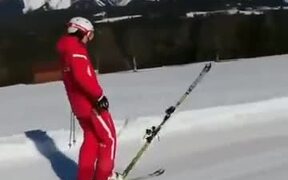 This Guy's Skiing Skills Are A Level Apart! - Sports - VIDEOTIME.COM