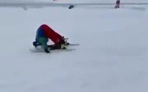 Kid's Skiing Technique Is Weird, But Works!