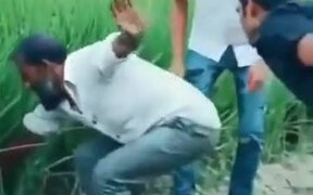 What Was His Belt Doing In The Field? - Fun - VIDEOTIME.COM