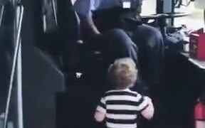 Bus Driver Entertaining Little Girl - Kids - VIDEOTIME.COM