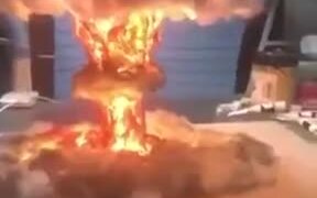 A Nuclear Blast Lamp - Tech - VIDEOTIME.COM
