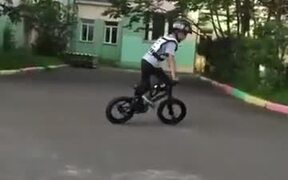 Young Kid Killing It On BMX - Kids - VIDEOTIME.COM