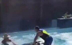 Jetski In A Pool - Sports - VIDEOTIME.COM