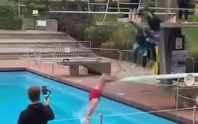Double Bouncing Fail In A Pool - Fun - VIDEOTIME.COM