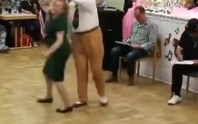 Can You Dance Better Than This Old Couple? - Fun - VIDEOTIME.COM
