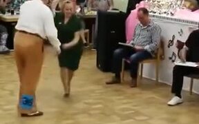 Can You Dance Better Than This Old Couple? - Fun - VIDEOTIME.COM
