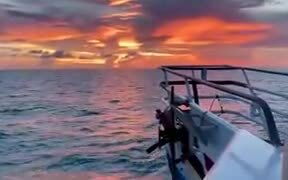 A Filmy, Magical Sunset - Fun - VIDEOTIME.COM