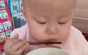 A Toddler With Fine Chopstick Skill - Kids - VIDEOTIME.COM