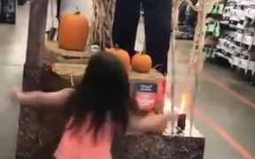 A Creepy Little Kid - Kids - VIDEOTIME.COM