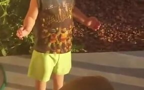 Kid First Time Experiencing Strong Wind - Kids - VIDEOTIME.COM