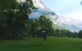 Most Amazing Parachute Jumping Video - Sports - VIDEOTIME.COM
