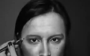 Girl Transforming Into Johnny Depp - Fun - VIDEOTIME.COM