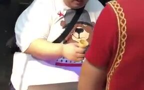 Ice Cream Man Vs Fat Guy - Fun - VIDEOTIME.COM