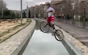 Incredible Trials Bike Jump By Sergi Llongueras - Sports - VIDEOTIME.COM